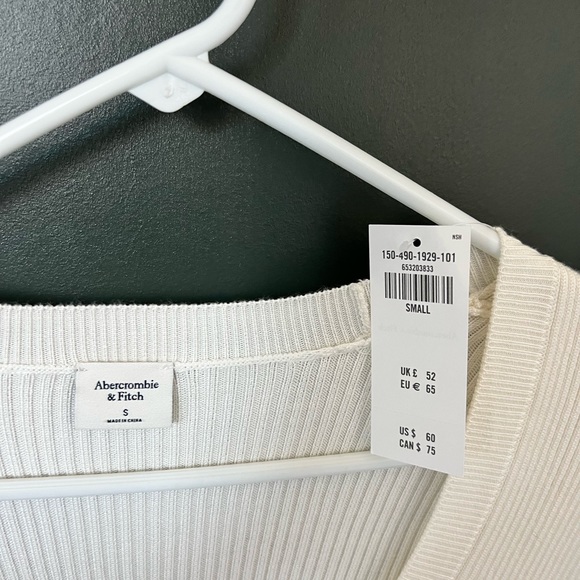 BRAND NEW Abercrombie white sweater - Picture 2 of 2